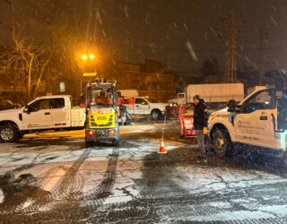 commercial-snow-cleaning-4 commercial-snow-cleaning-4