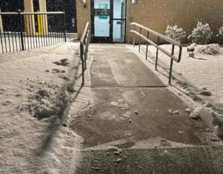 commercial-snow-cleaning-7 commercial-snow-cleaning-7